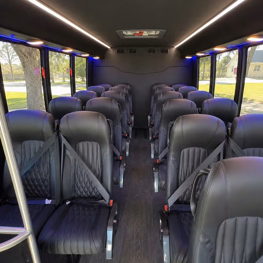 minibus rentals for davenport students visiting figge art museum and quad cities venues