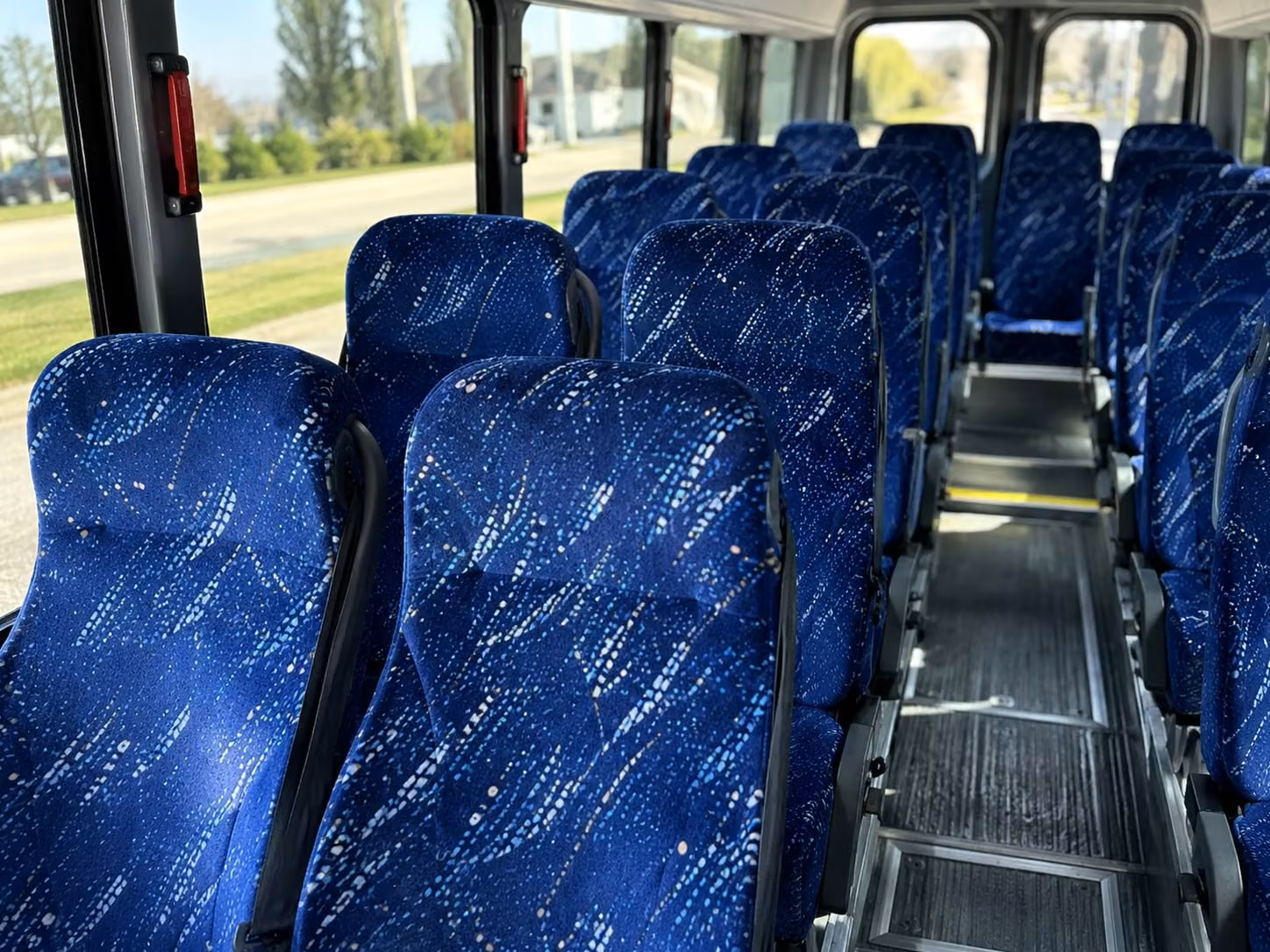 minibus rentals for smaller davenport prom groups on a budget